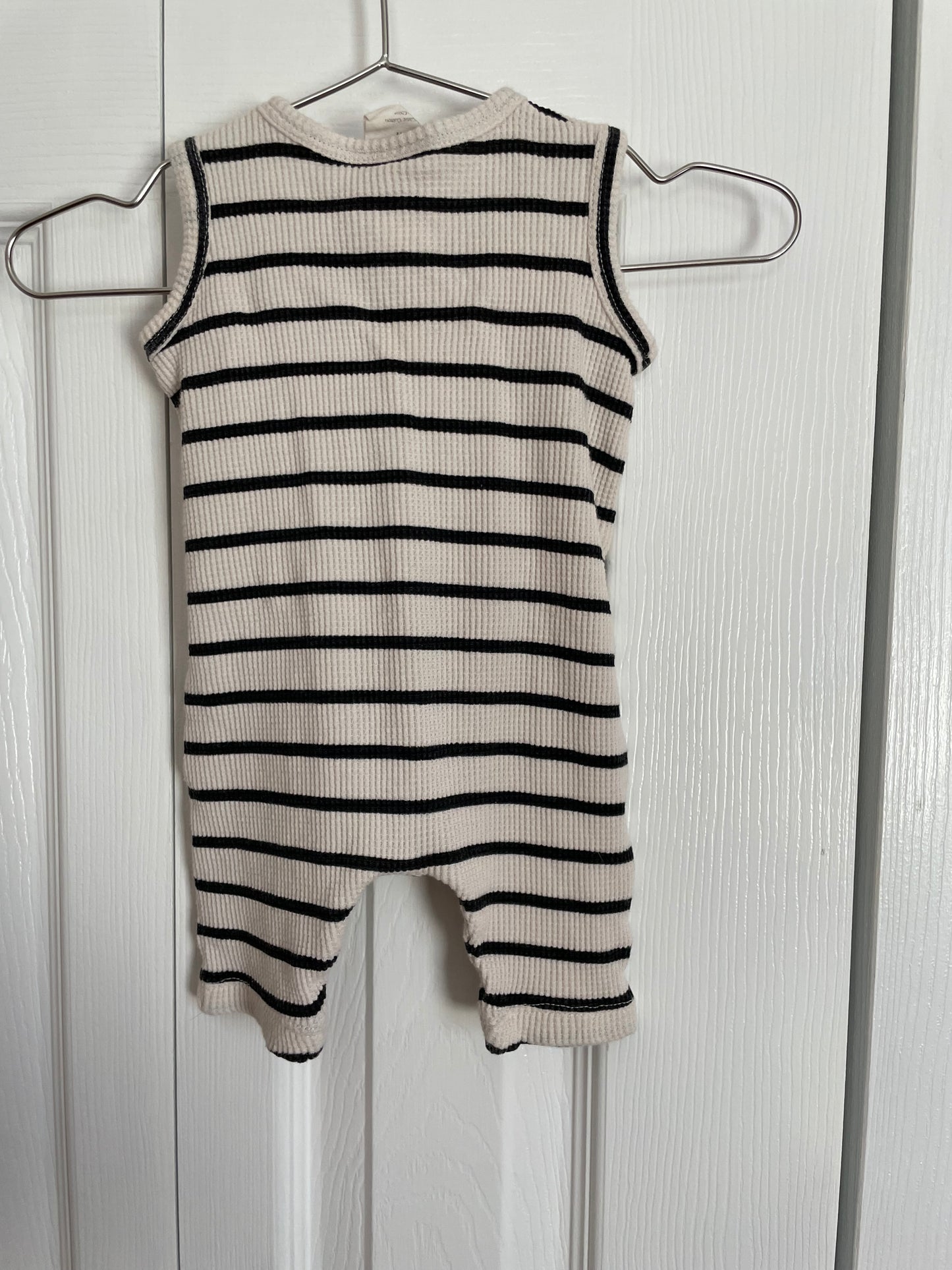 Organic Black and Cream Romper 0-3M