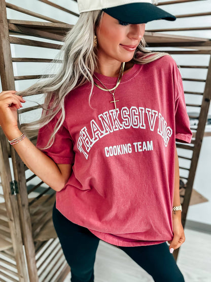 Thanksgiving Cooking Team Crimson Graphic Tee: XL