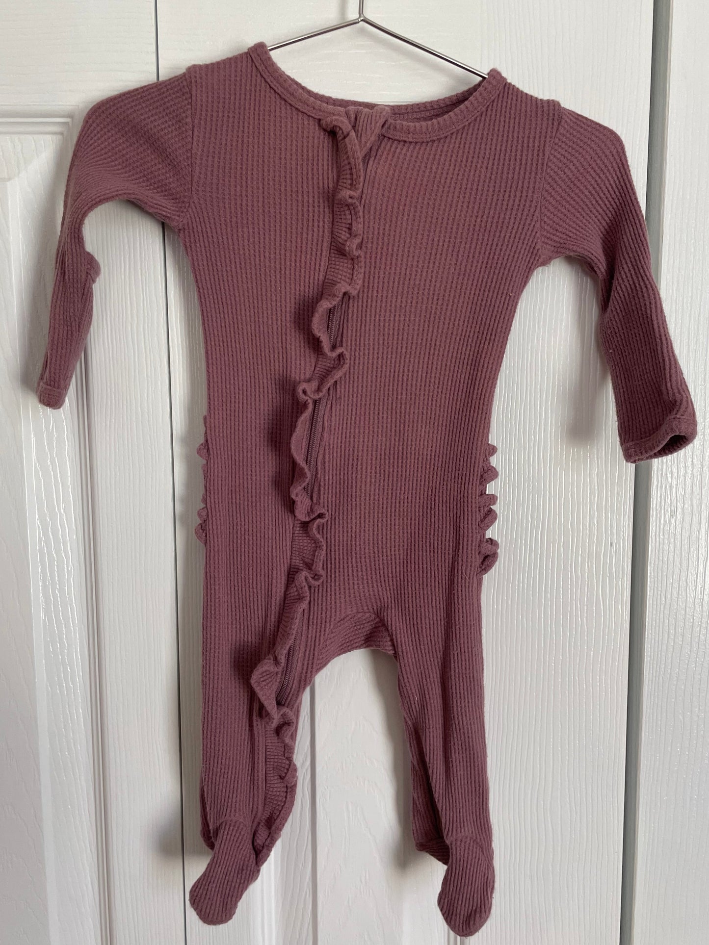 Organic Cotton Ruffle Sleeper 3-6M