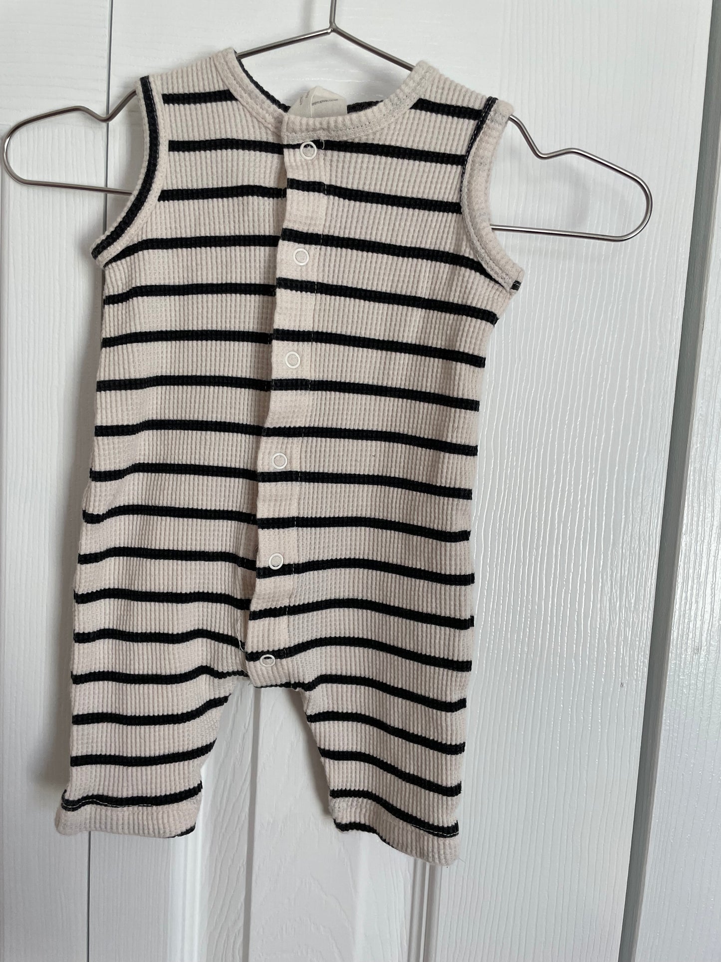 Organic Black and Cream Romper 0-3M